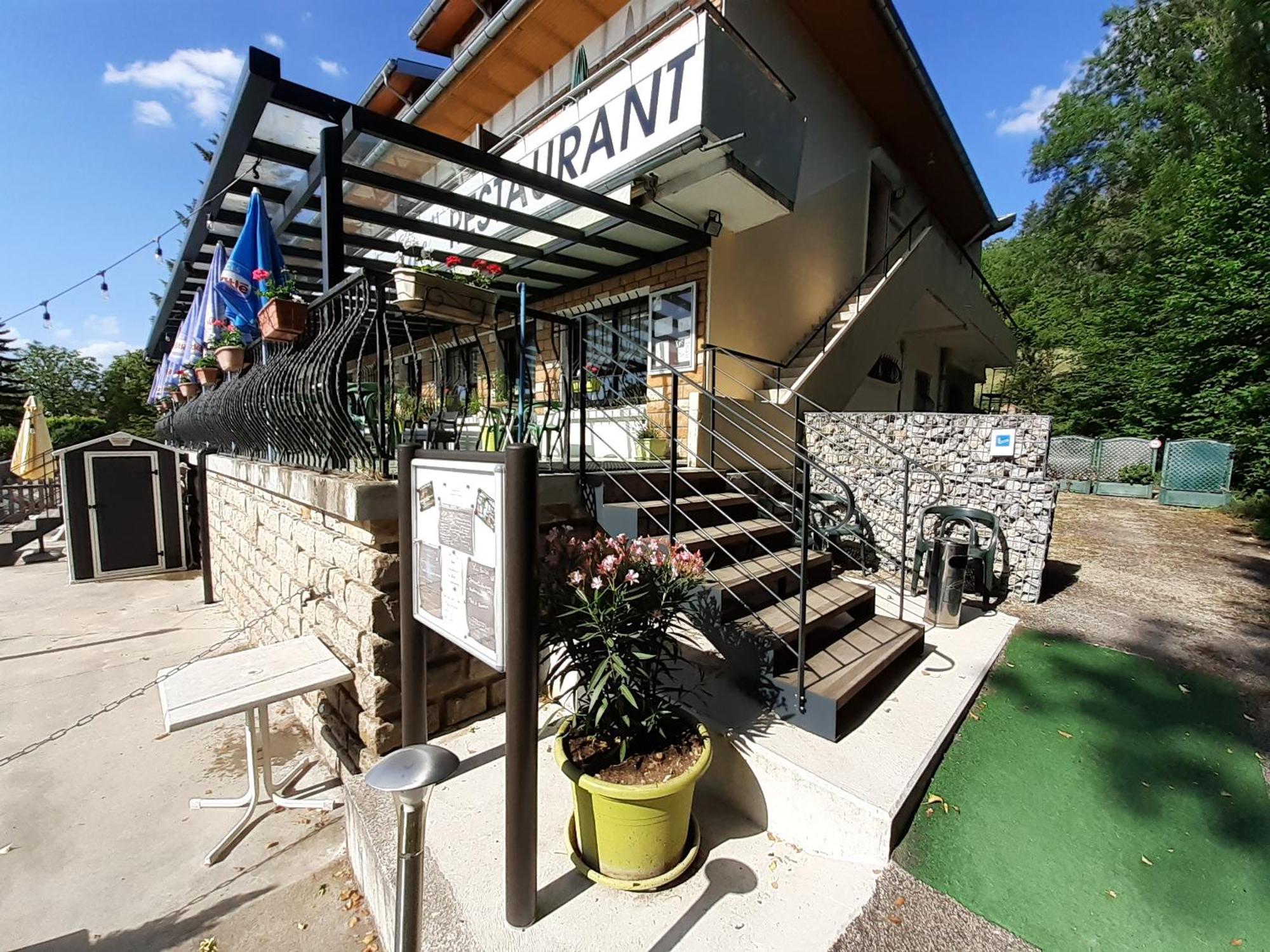 Hotel Restaurant La Chaumiere Du Lac Clairvaux-les-Lacs Exteriör bild