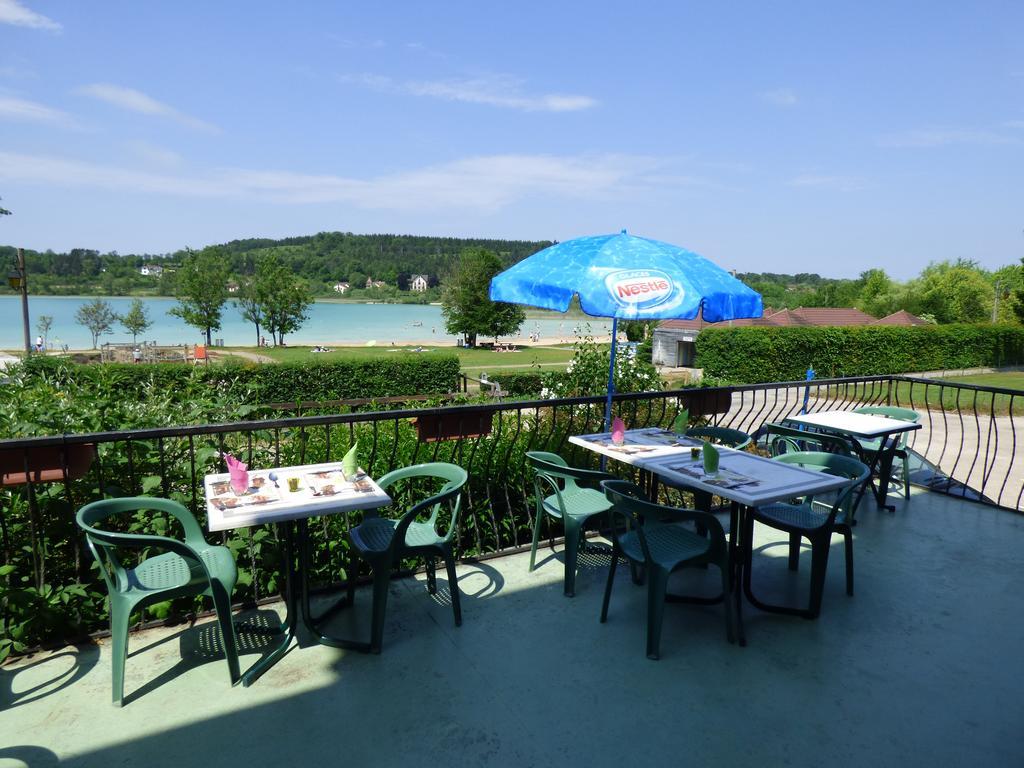 Hotel Restaurant La Chaumiere Du Lac Clairvaux-les-Lacs Exteriör bild